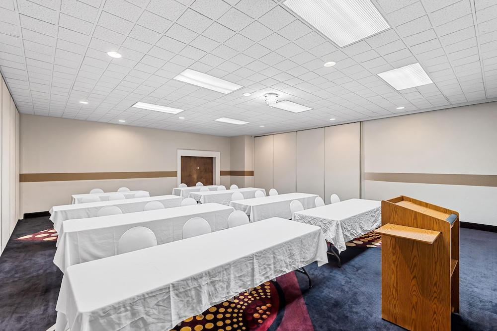 Suburban Studios Fort Dodge - photo 14
