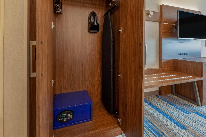 Holiday Inn Express & Suites Brunswick Harpers Ferry Area by IHG - photo 33