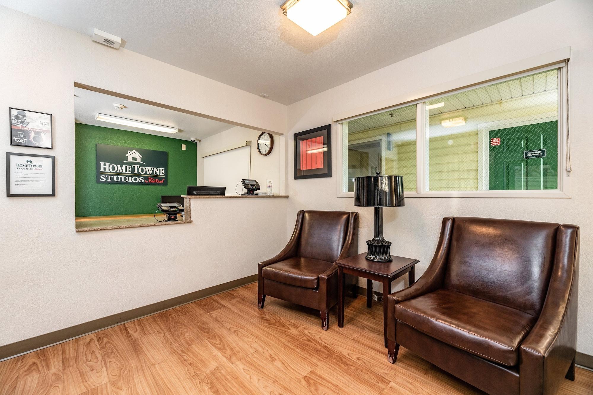 HomeTowne Studios by Red Roof Fresno West - photo 21