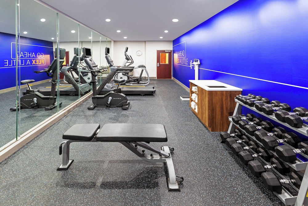 Holiday Inn Express and Suites Henderson by IHG - photo 42