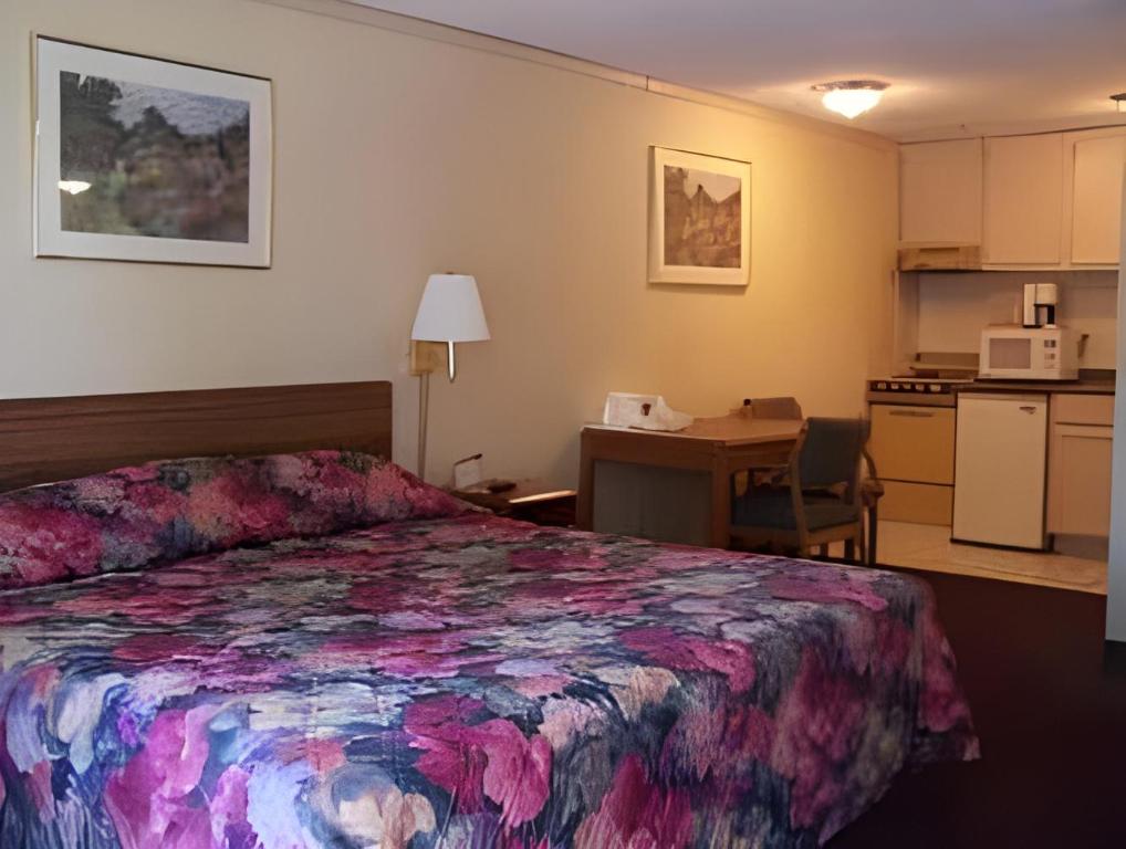 Knights Inn Rossford - photo 2