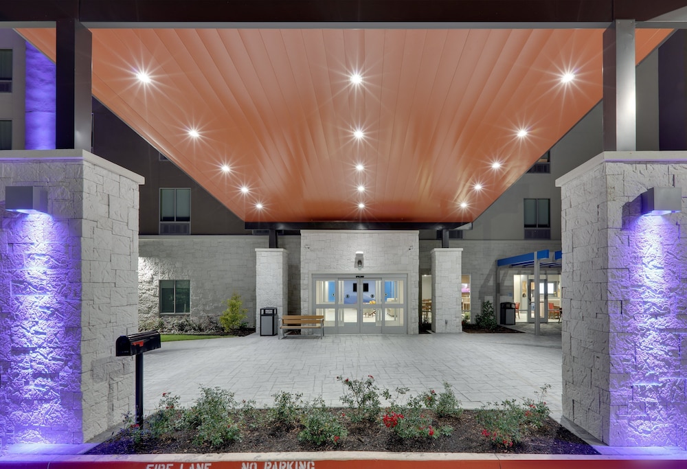 Holiday Inn Express & Suites Plano The Colony by IHG - photo 33