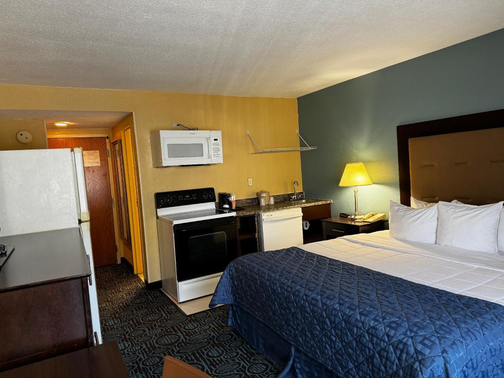 Regency Inn & Suites New London Mystic - photo 15