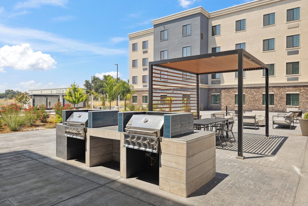 Staybridge Suites Sacramento Woodland - photo 93