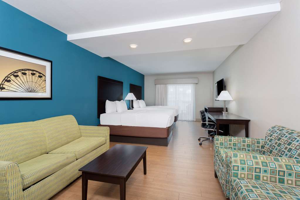 La Quinta Inn & Suites by Wyndham Ocean City - photo 12