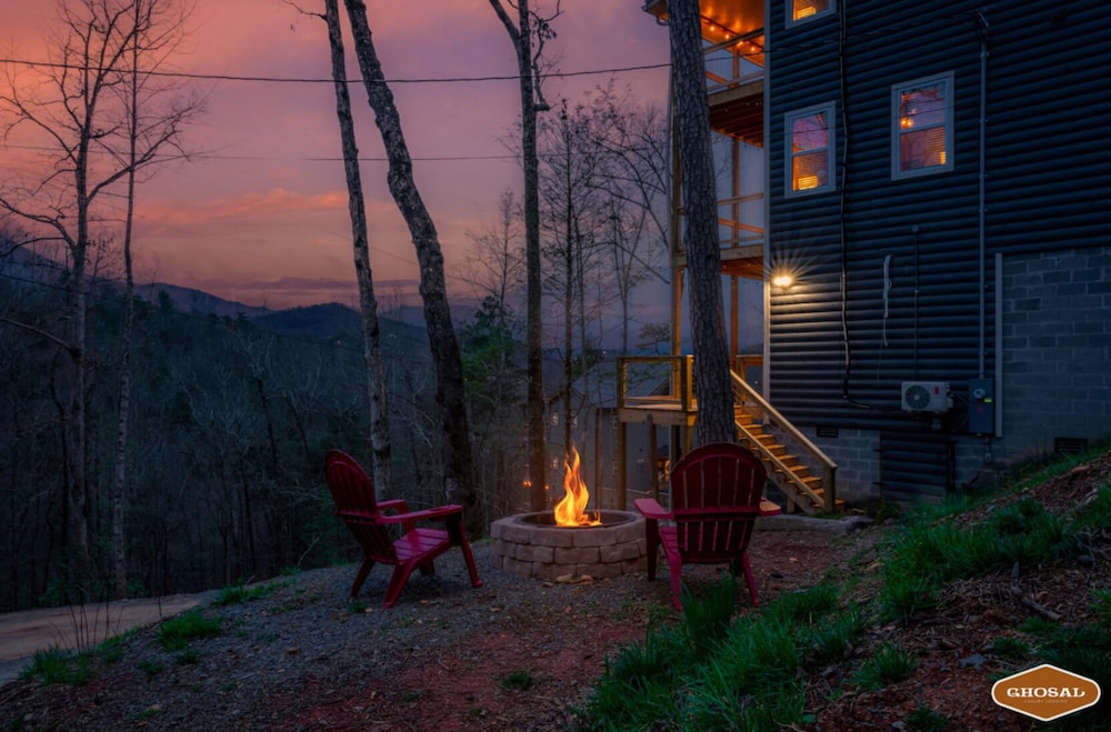 Tranquil Mountain Getaway By Ghosal Luxury Lodging - photo 47