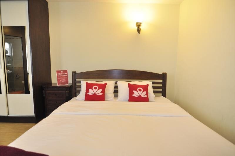 Hash Silom Apartment @ Silom Soi 3 — 4-Star Luxury Hotel in Bangkok, Thailand