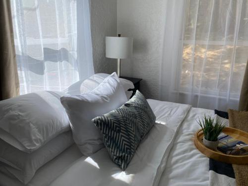 Casita Needles with Jacuzzi Firepit Boat Parking — 4-Star Luxury Hotel in Needles, United States
