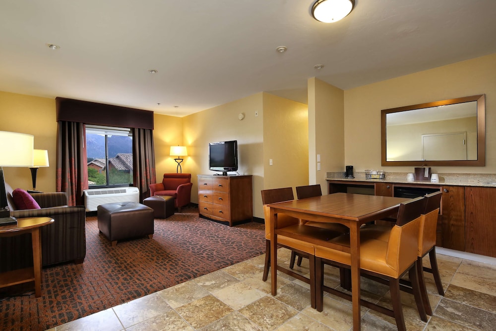 Hampton Inn & Suites Tucson Mall - photo 14