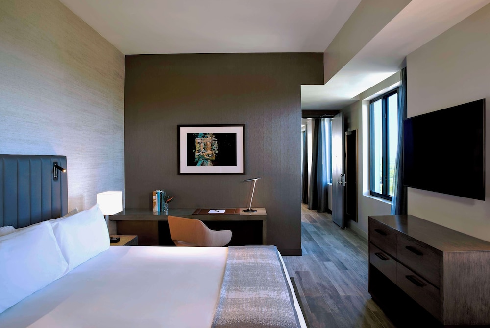 THesis Hotel Miami Coral Gables Curio Collection by Hilton - photo 13
