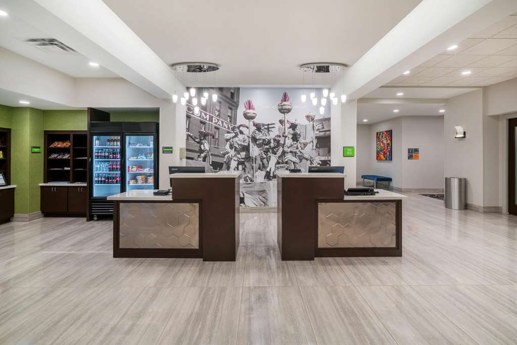 La Quinta Inn & Suites by Wyndham Mobile - photo 15