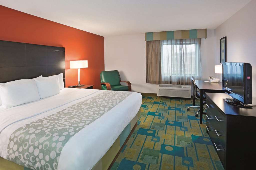 La Quinta Inn & Suites by Wyndham Mansfield OH - photo 16