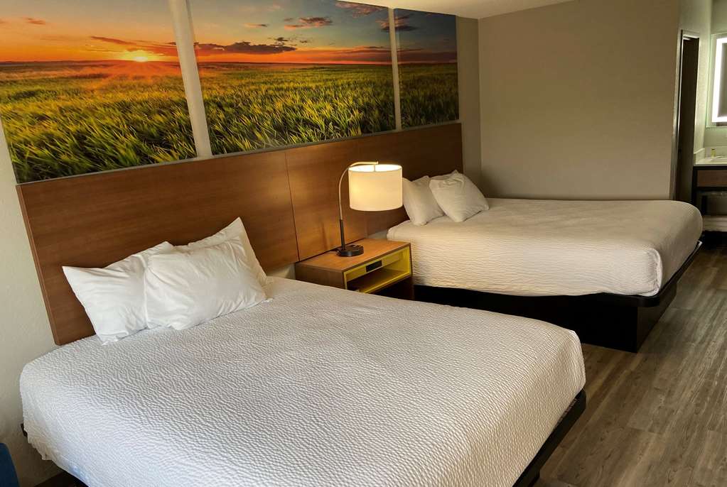 Days Inn by Wyndham Ankeny Des Moines - photo 33