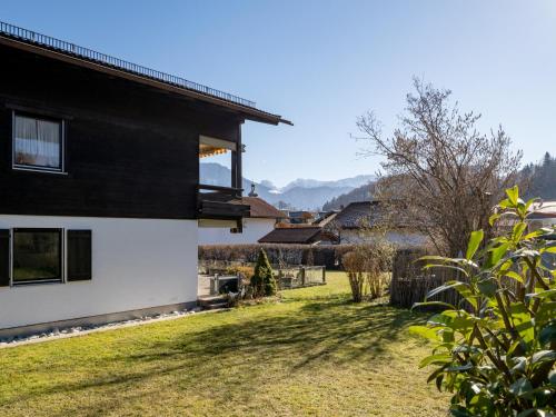 Moderne Bergstube mit 2 Schlafzimmer und großen Balkon — 4-Star Luxury Hotel in Oberaudorf, Germany