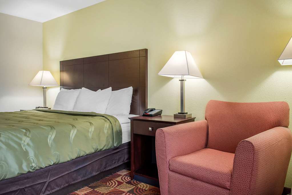 Quality Inn Bloomington near University - photo 12