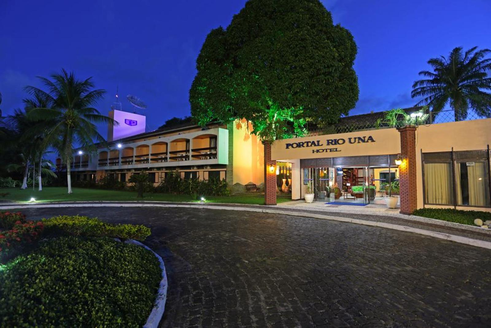 Portal Rio Una in Valenca, Brasil