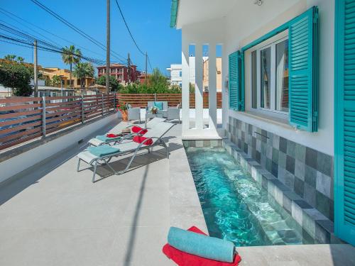 Owl Booking Villa Beach House Magdalena 5 Min Walk to the Beach — 4-Star Luxury Hotel in Pollenca, Spain