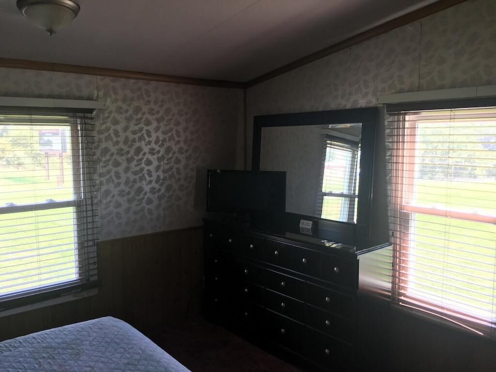 Cadiz Motel by OYO on route 250 - photo 14