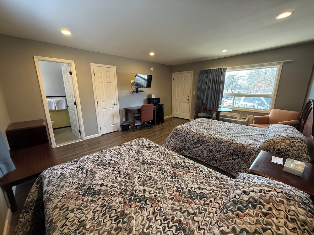 Heidi's Inn - photo 17