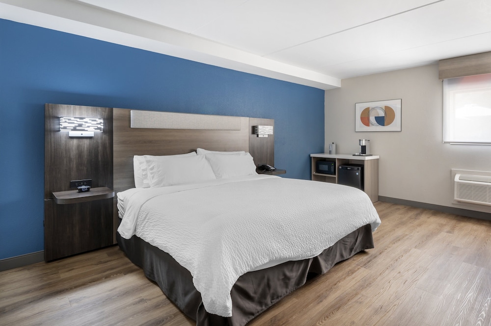 Holiday Inn Express Greencastle by IHG - photo 12