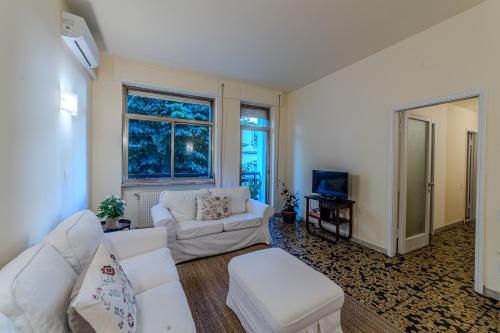Cozy apartment a few steps from city center — 4-Star Luxury Hotel in Lucca, Italy
