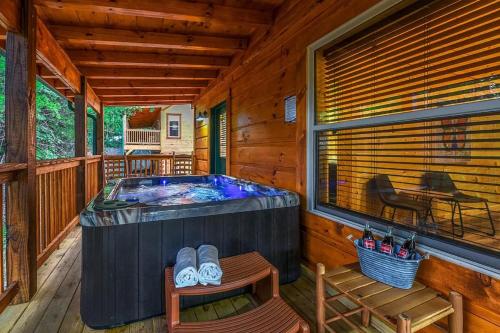 Mountain Getaway by Avada Properties - last minute hotel in Pigeon Forge
