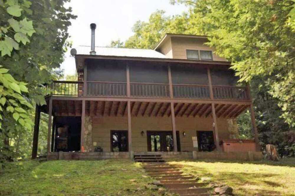 Rising Trout 19680665 — Epworth