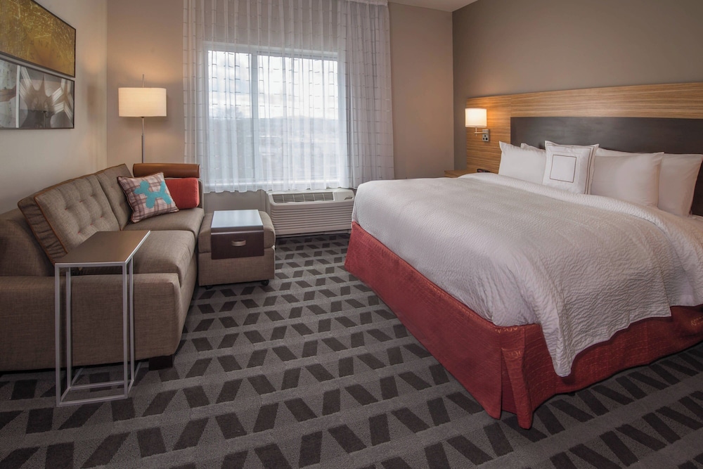 TownePlace Suites by Marriott Altoona - photo 10