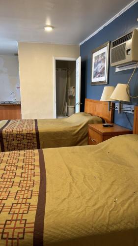 Four Oaks - carbon neutral hotel in Conway