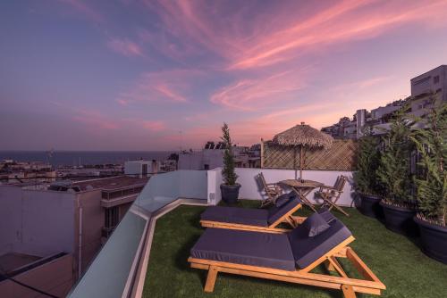 Sea Breeze Suite with Jacuzzi — 4-Star Luxury Hotel in Piraeus, Greece