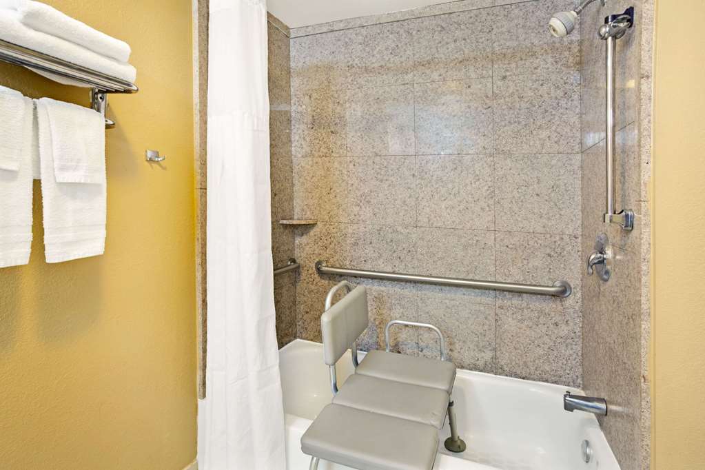 Days Inn by Wyndham Lawrenceville - photo 6