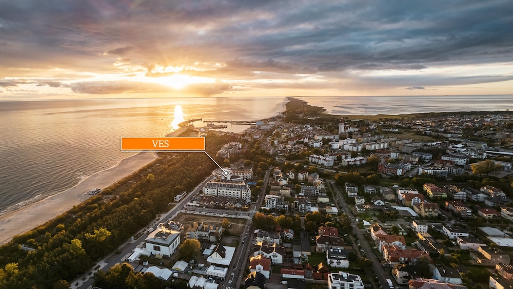 Prywatne apartamenty Sun & Snow w Maloves przy plaży sauna basen jacuzzi plac zabaw — 4-Star Luxury Hotel in Wladyslawowo, Poland
