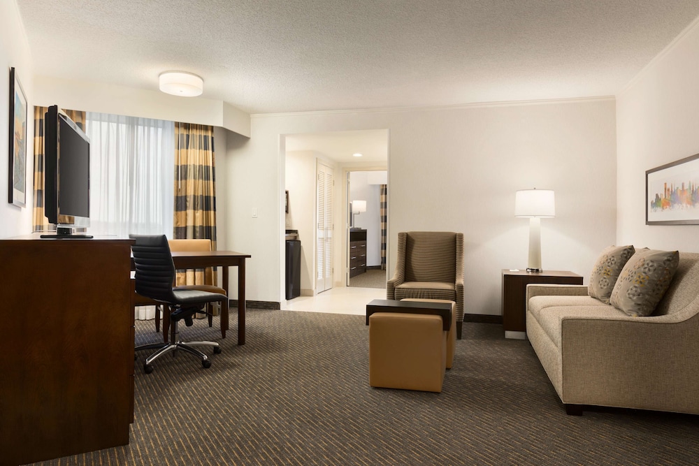 Embassy Suites by Hilton Baltimore at BWI Airport - photo 20