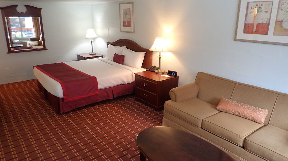 Economy Inn & Suites Gatlinburg - photo 24