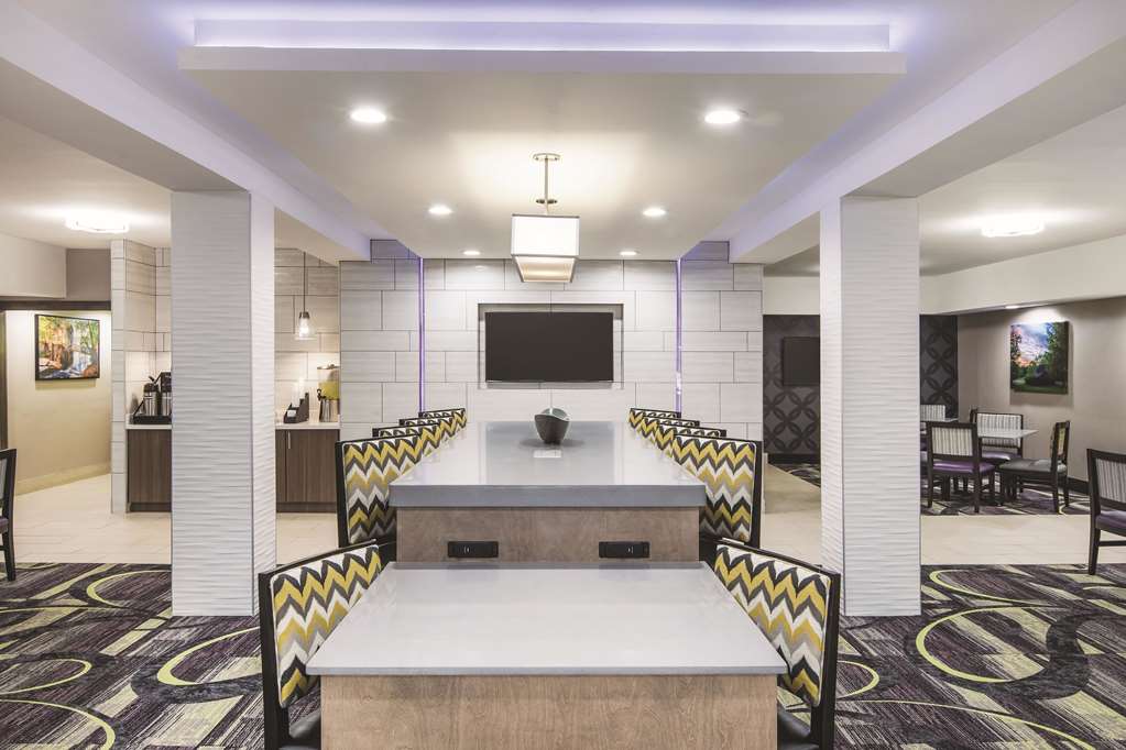 La Quinta Inn & Suites by Wyndham Milledgeville - photo 32