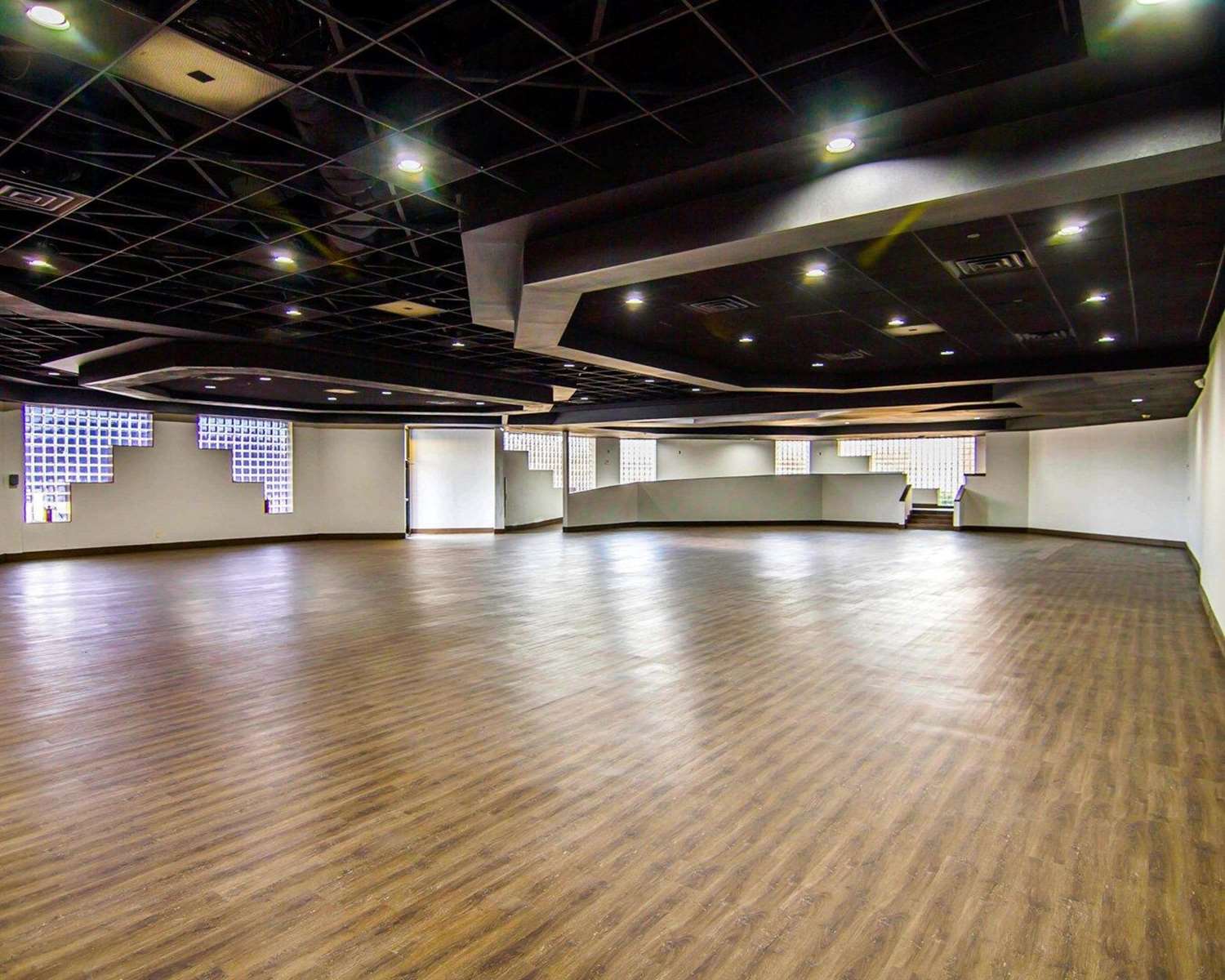 Comfort Inn and Suites Plano East - photo 25