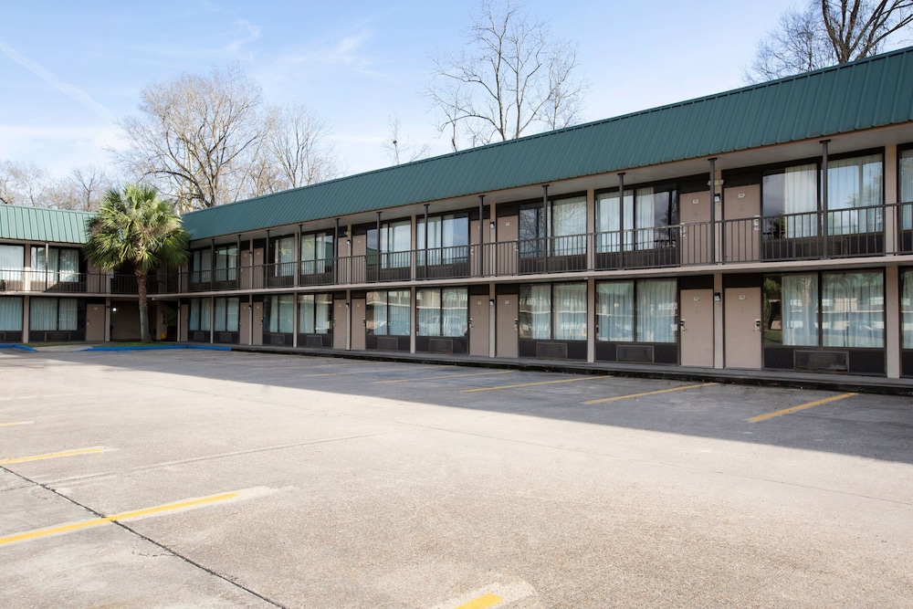 Port Allen Inn - photo 19