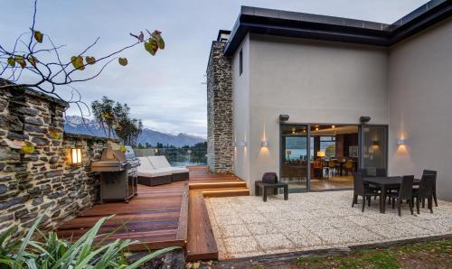 Lakeview by Sothebys Luxury Rental Homes — 4-Star Luxury Hotel in Queenstown, New Zealand
