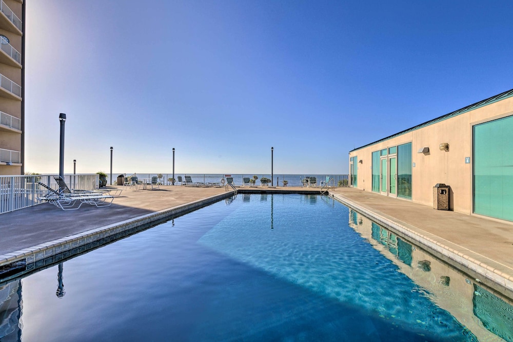 Sunny Beachfront Biloxi Condo with Resort Amenities - photo 25