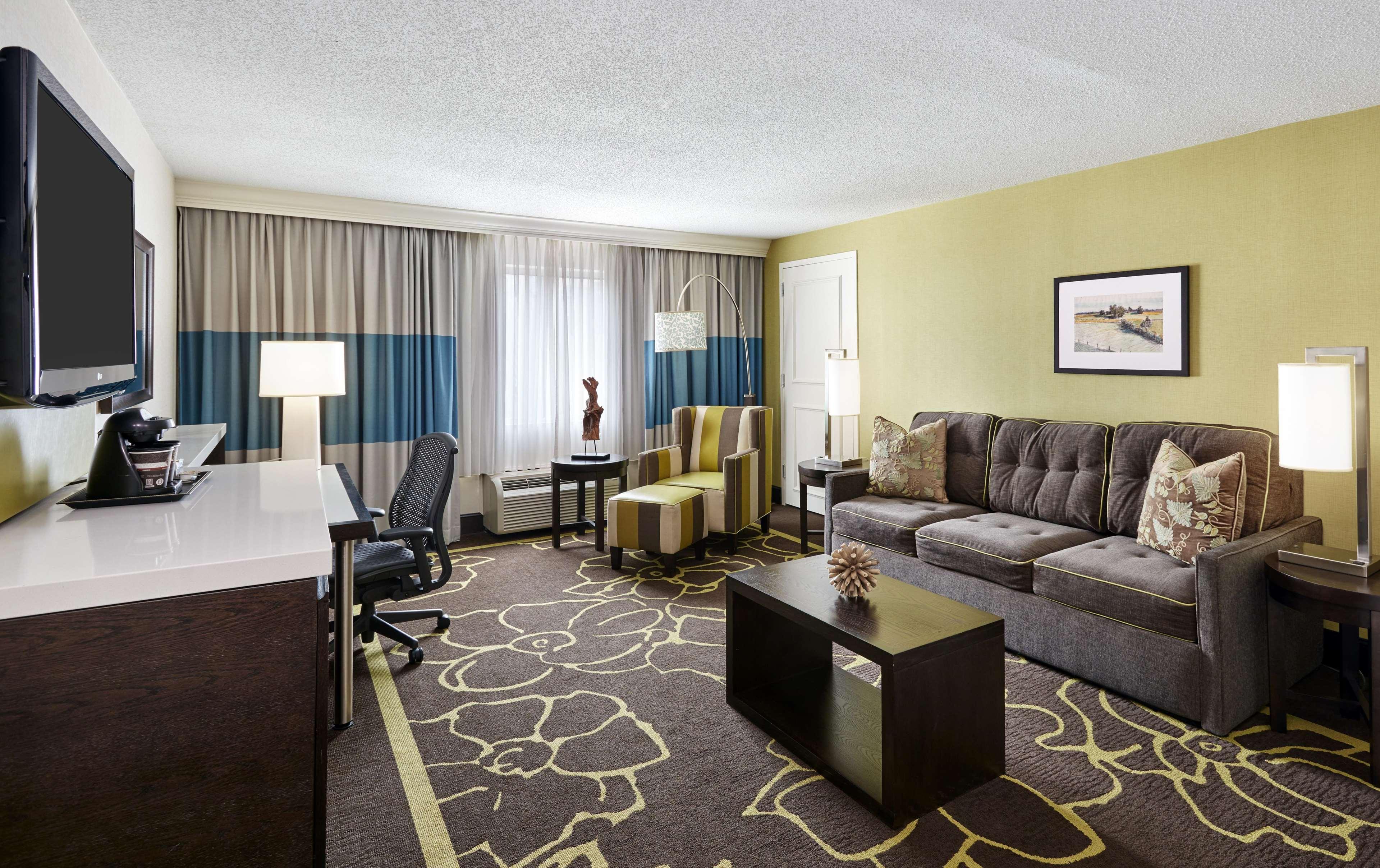 DoubleTree by Hilton Charlotte Gateway Village - photo 65