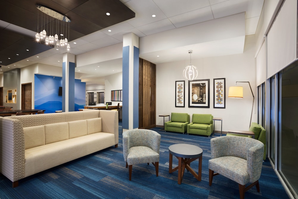Holiday Inn Express & Suites McAllen Medical Center Area by IHG - photo 33