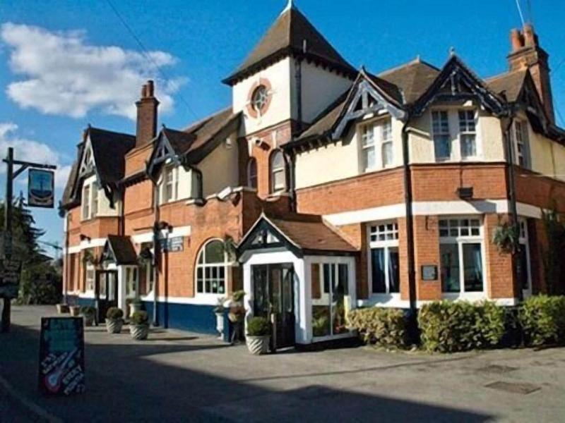 The Blue Anchor - last minute hotel in West Byfleet