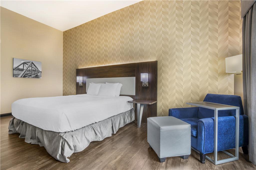 Best Western Plus Parkside Inn & Suites - photo 18