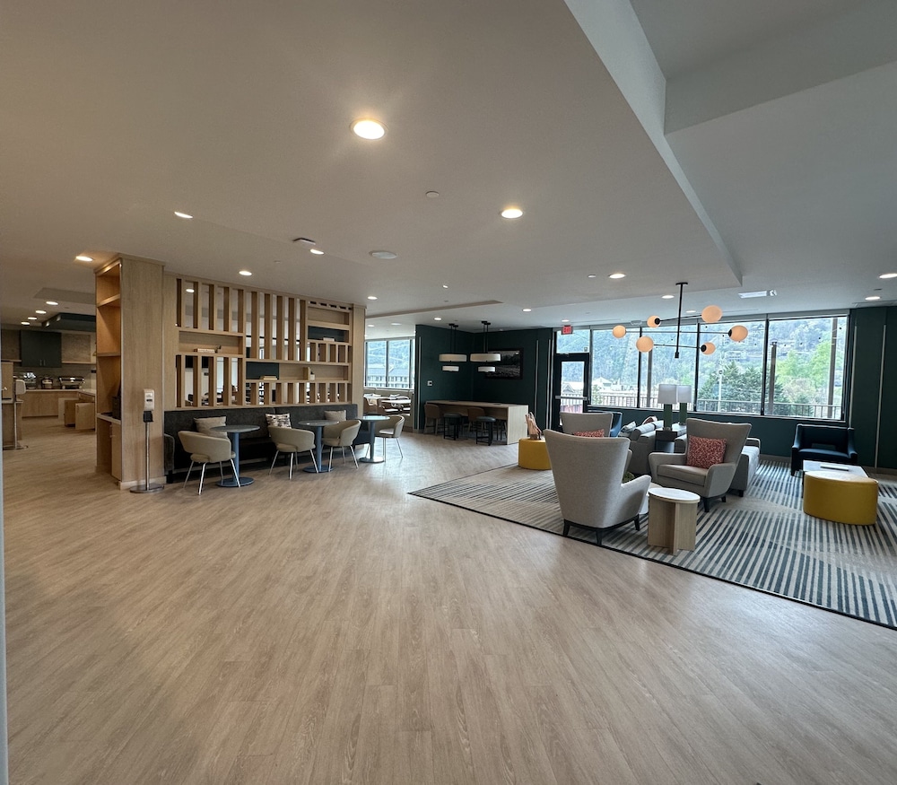 Comfort Suites Gatlinburg Downtown Convention Center - photo 85