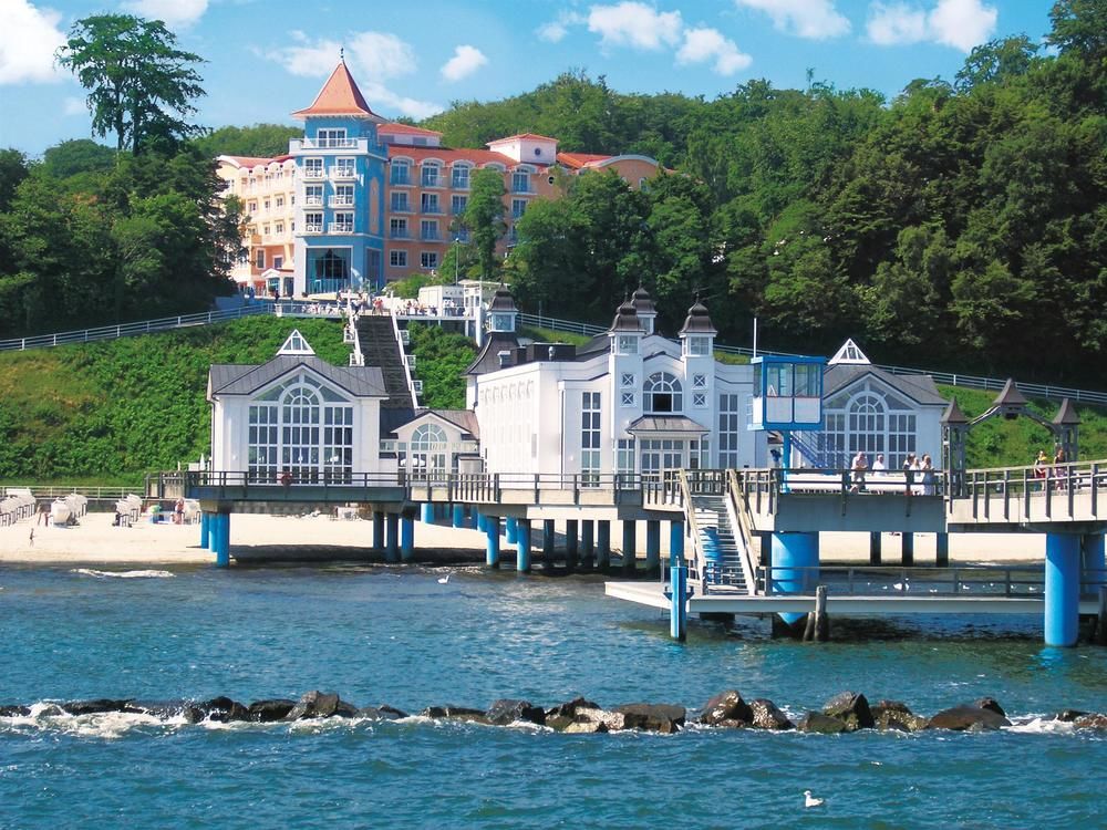 Travel Charme Kurhaus Sellin — hotel in Sellin