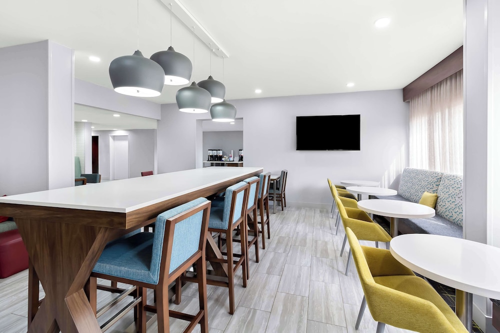 Hampton Inn Washington - photo 33