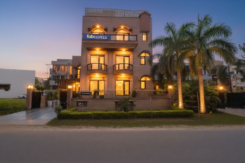 Fabhotel Rr Residency in Gurgaon, India