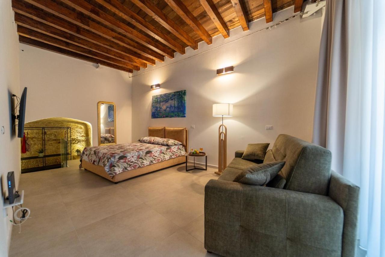 Guesthost Petra Marina — 4-Star Luxury Hotel in Siracusa, Italy