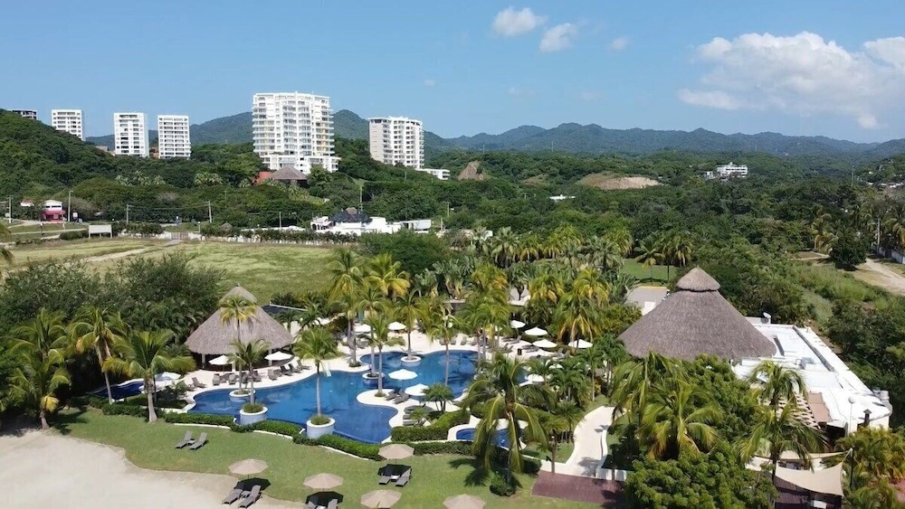 Alamar Vallarta Different by Nature — 4-Star Luxury Hotel in Cruz De Huanacaxtle, Mexico