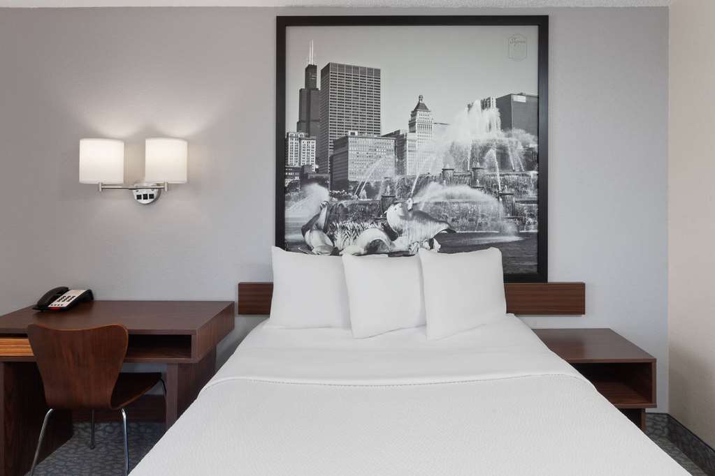 Super 8 by Wyndham Romeoville Bolingbrook - photo 17